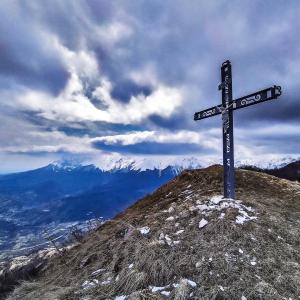 Vista dalla vetta di Colle Pelato uno dei luoghi incantati della valle del Gran Sasso in Abruzzo