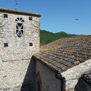 visuale della Torre di Villa Petto nella Valle del Gran Sasso a Teramo in Abruzzo