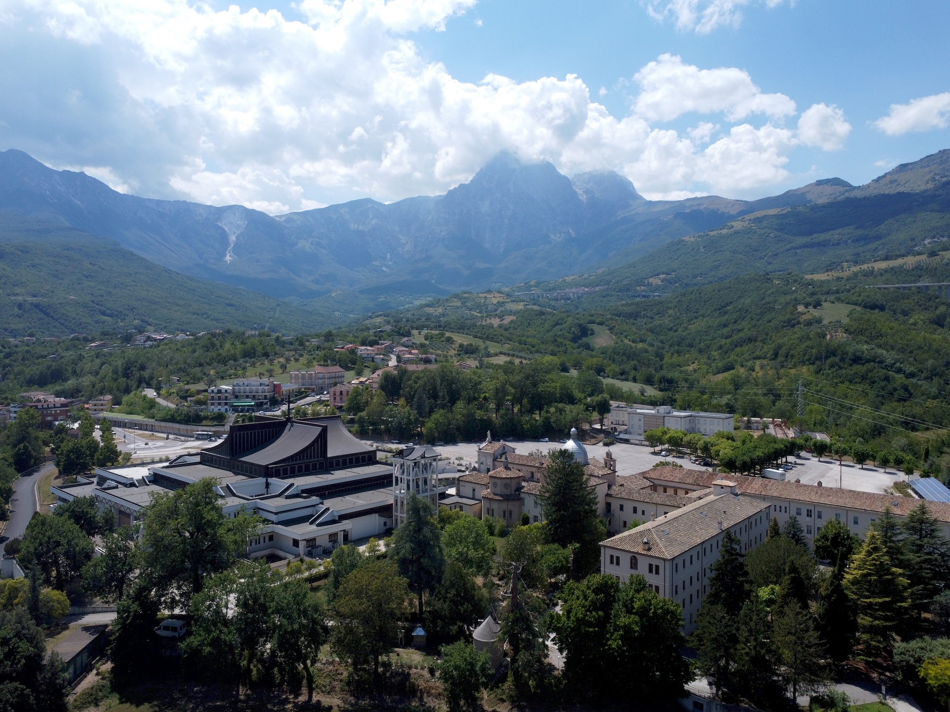 il santuario di San Gabriele visto dall'alto