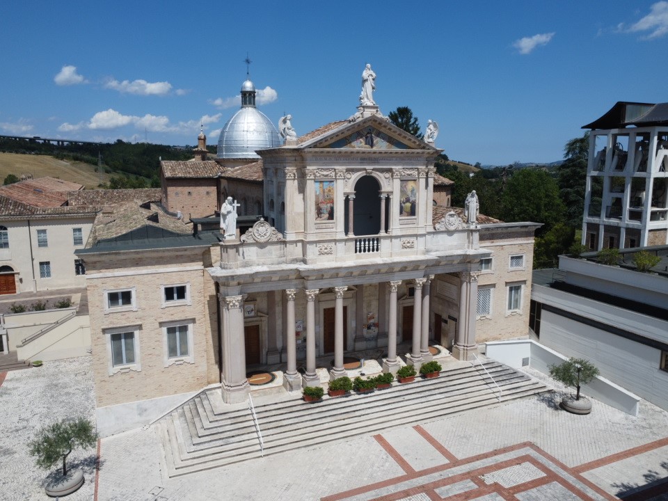 basilica di San Gabriele dell'Addolarata nel comune di Isola del Gran Sasso a Teramo in  Abruzzo del Gran Sasso D'Italia