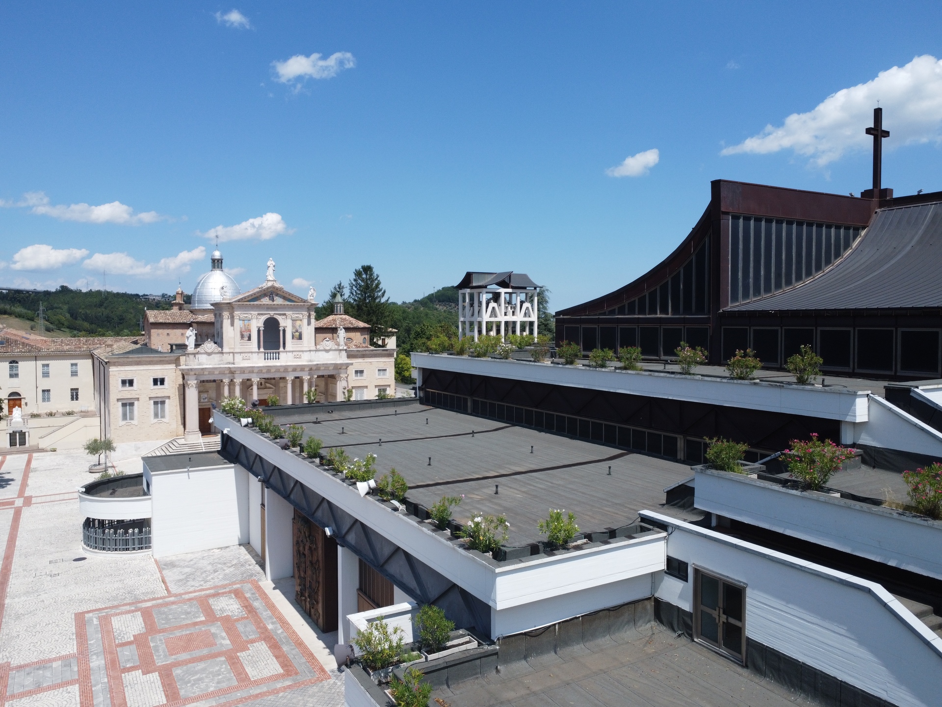 panorama della basilica di San Gabriele dell'Addolarata nel comune di Isola del Gran Sasso a Teramo in  Abruzzo del Gran Sasso D'Italia