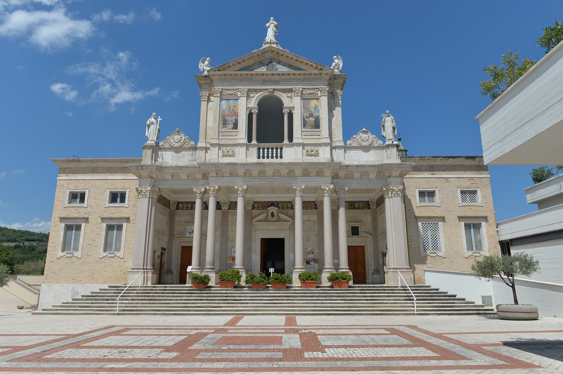basilica di San Gabriele dell'Addolarata nel comune di Isola del Gran Sasso a Teramo in  Abruzzo del Gran Sasso D'Italia