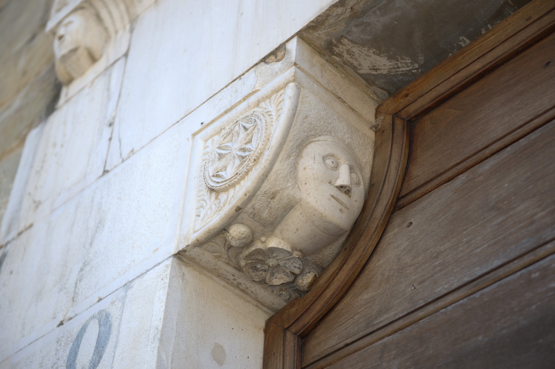 San Michele Arcangelo di Castiglione della Valle nel comune di Colledara a Teramo in  Abruzzo del Gran Sasso D'Italia