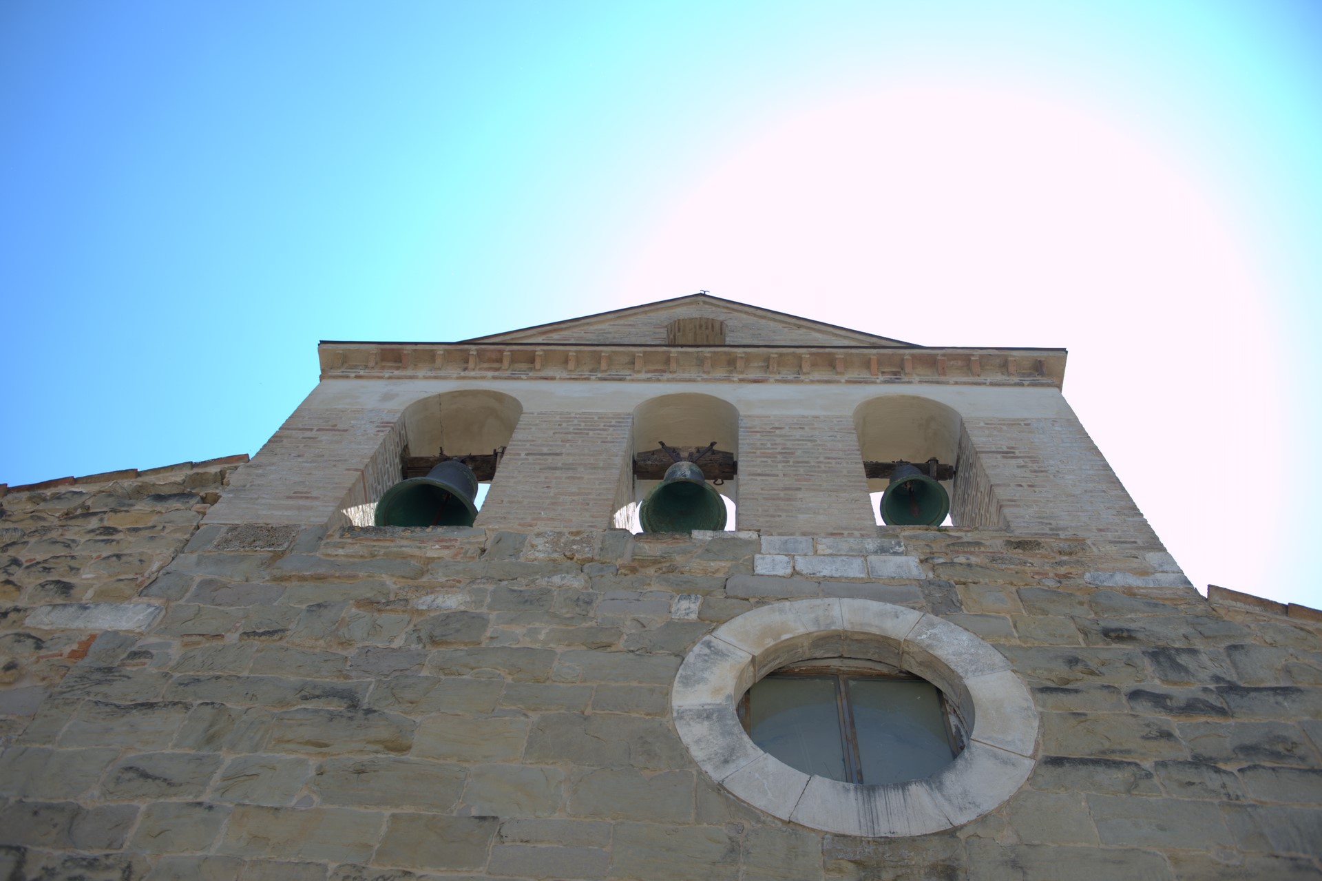 San Michele Arcangelo di Castiglione della Valle nel comune di Colledara a Teramo in  Abruzzo del Gran Sasso D'Italia