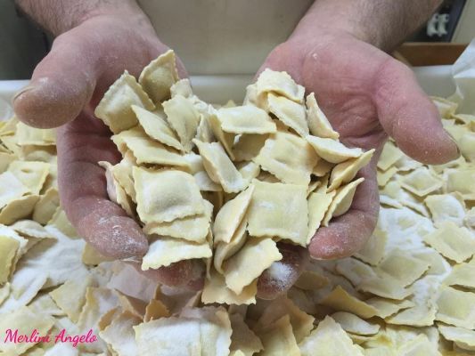 agnolotti freschi pasticceria Pasta all'uovo Merlini Angelo a Isola Del Gran Sasso