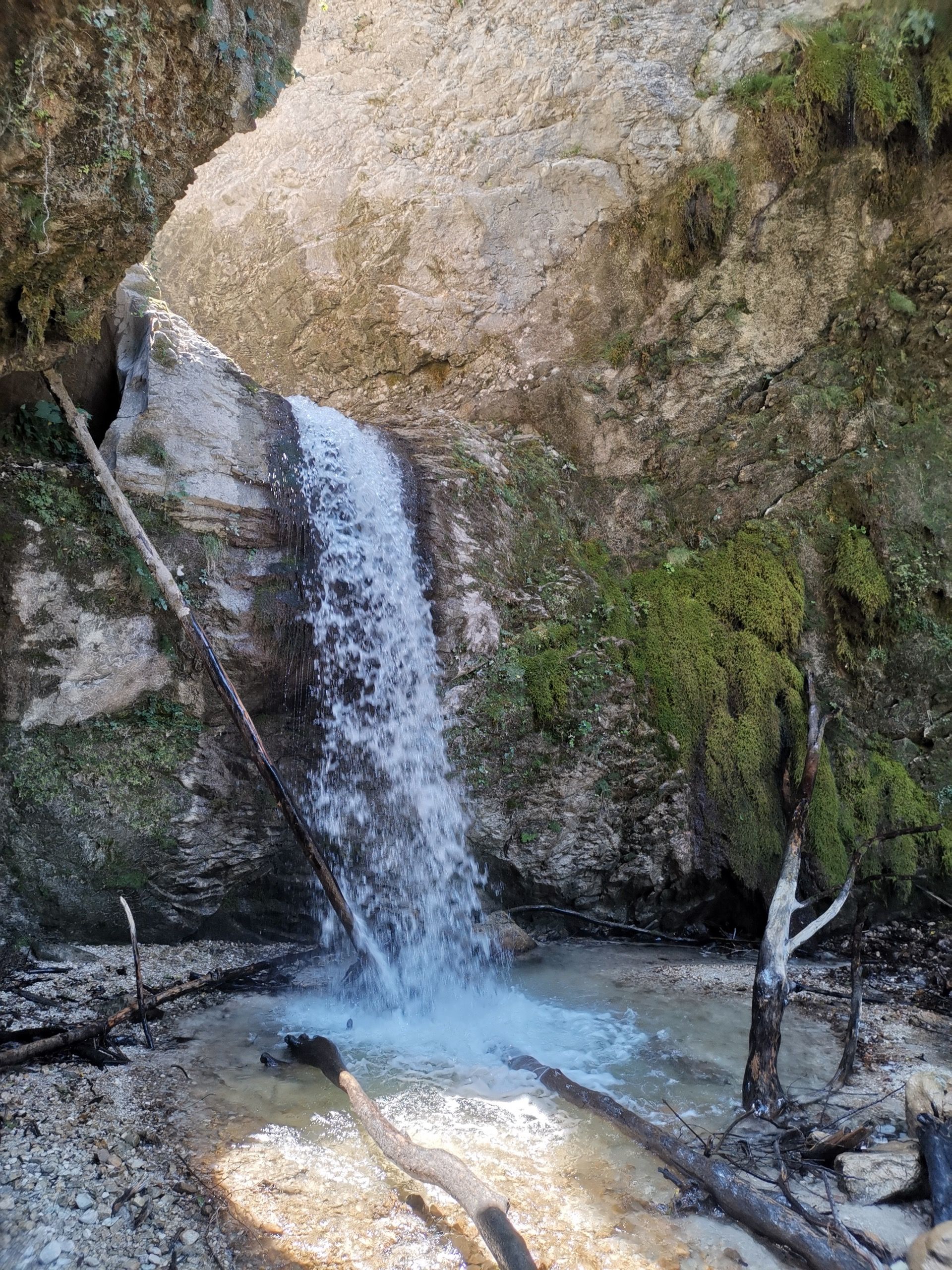 Le Cascate Del Ruzzo Nella Valle Del Gran Sasso A Teramo In Abruzzo 4