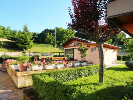 Il Giardino De Il Gigante Che Dorme Nella Valle Del Gran Ssso A Teramo