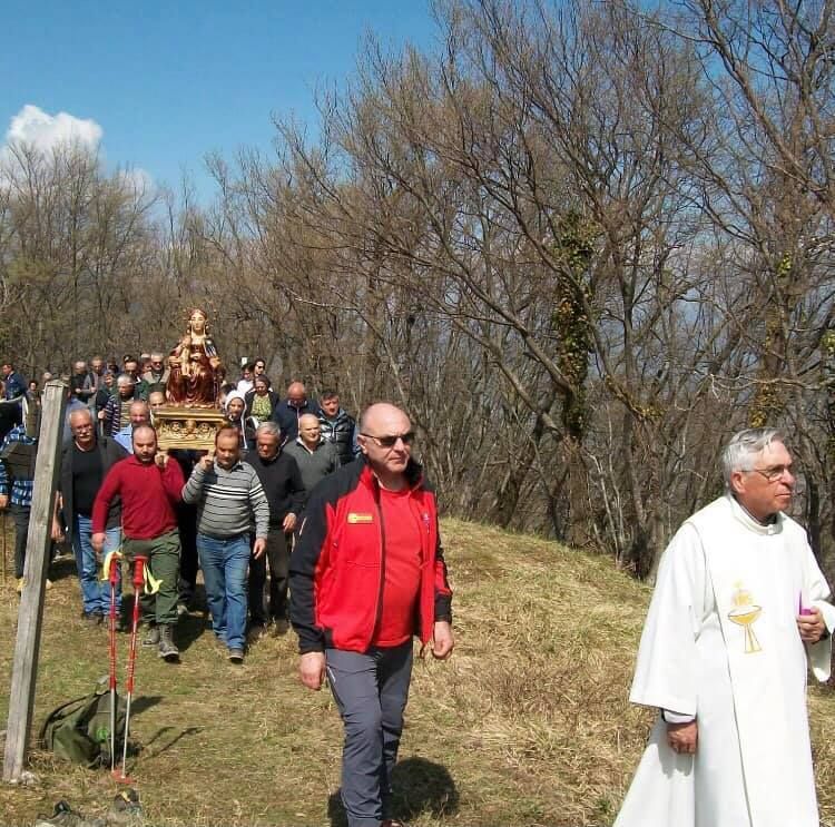 festa di Santa Maria Pagliara ad Isola del Gran Sasso d'Italia nella Valle Siciliana provincia di Teramo