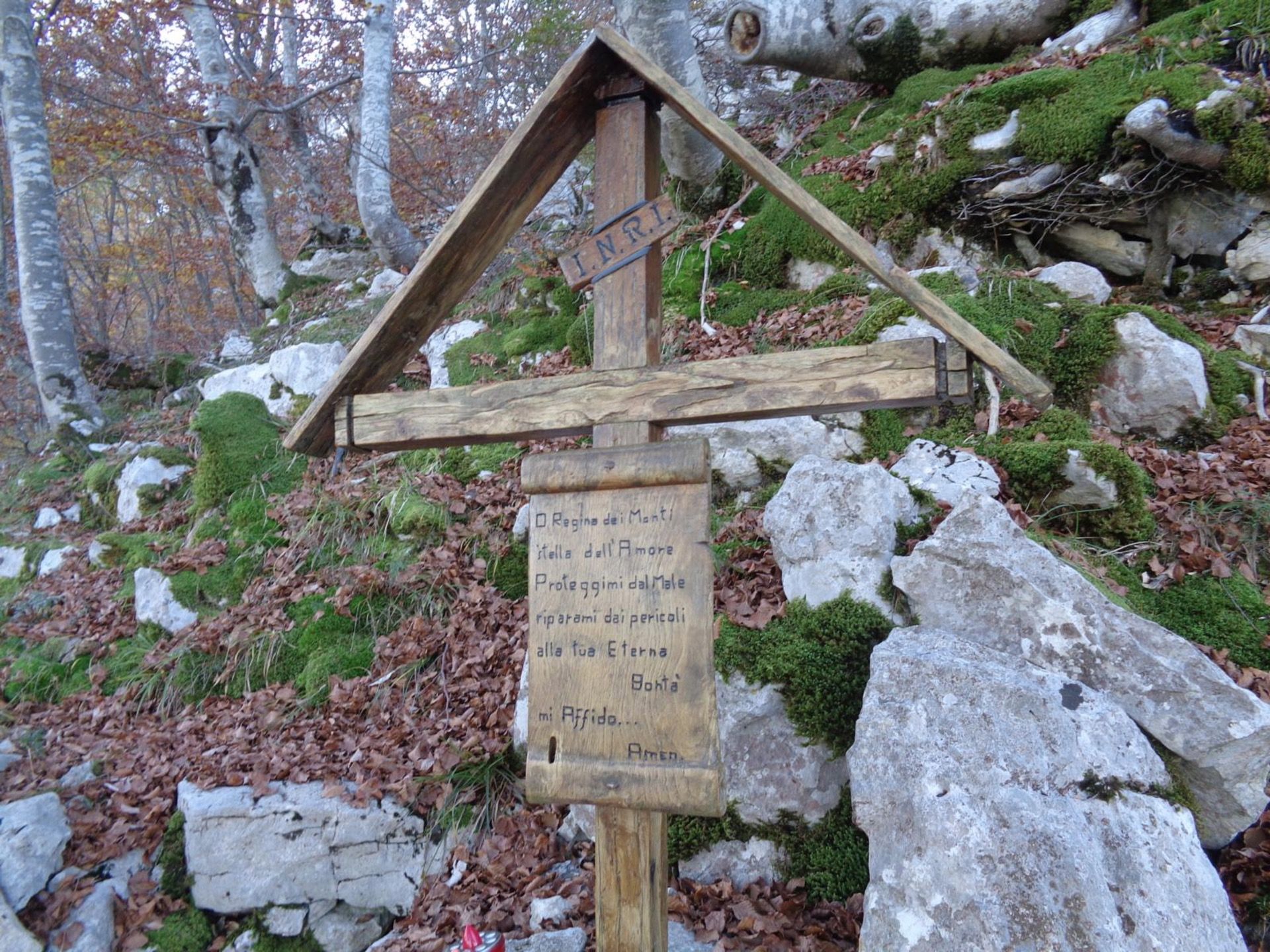 Escursione In Vetta Nella Valle Del Gran Sasso Da Sella Del Cimone Di Santa Colomba Foto 3