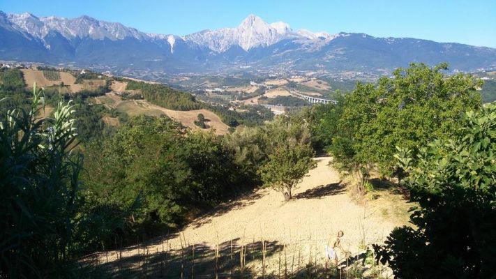 panorama  Azienda Agricola Flarà Monica di Castel Castagna in Abruzzo