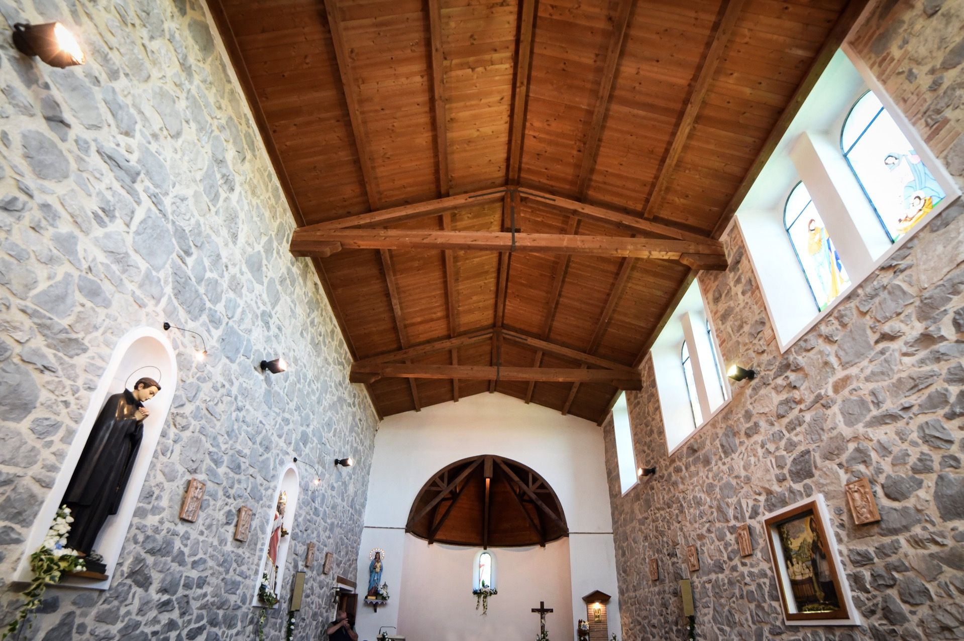 Chiesa Casale San Nicola Nella Valle Del Gran Sasso