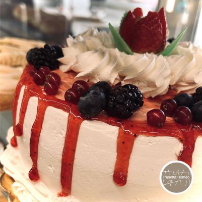 torta con amerene panificio Panetta Romeo a Isola Del Gran Sasso in Abruzzo