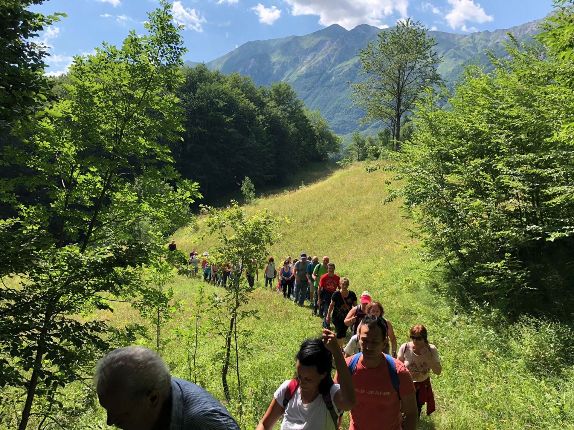 Uno scorcio del percorso ad Anello di Casale San Nicola nella Valle del Gran Sasso a Teramo