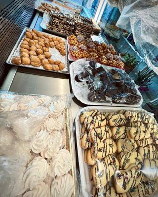 bancone dolci panificio Panetta Romeo a Isola Del Gran Sasso in Abruzzo