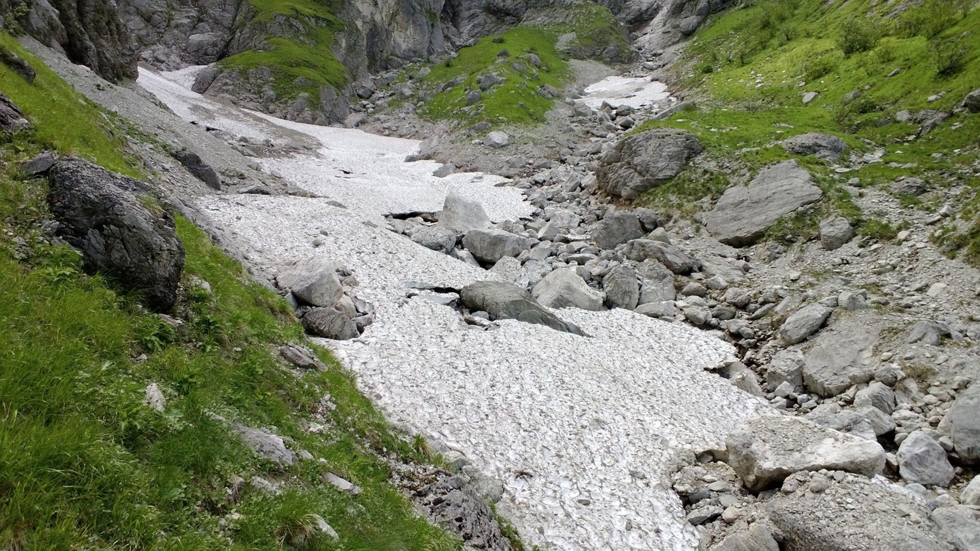 Panorama del Luogo Incantato Di Fondo Della Salsa a Teramo in Abruzzo Nella Valle Del Gran Sasso