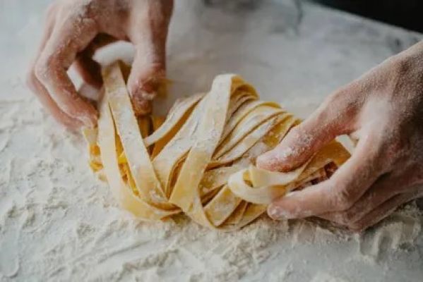 tagliatelle all'uovo panificio Panetta Romeo a Isola Del Gran Sasso in Abruzzo