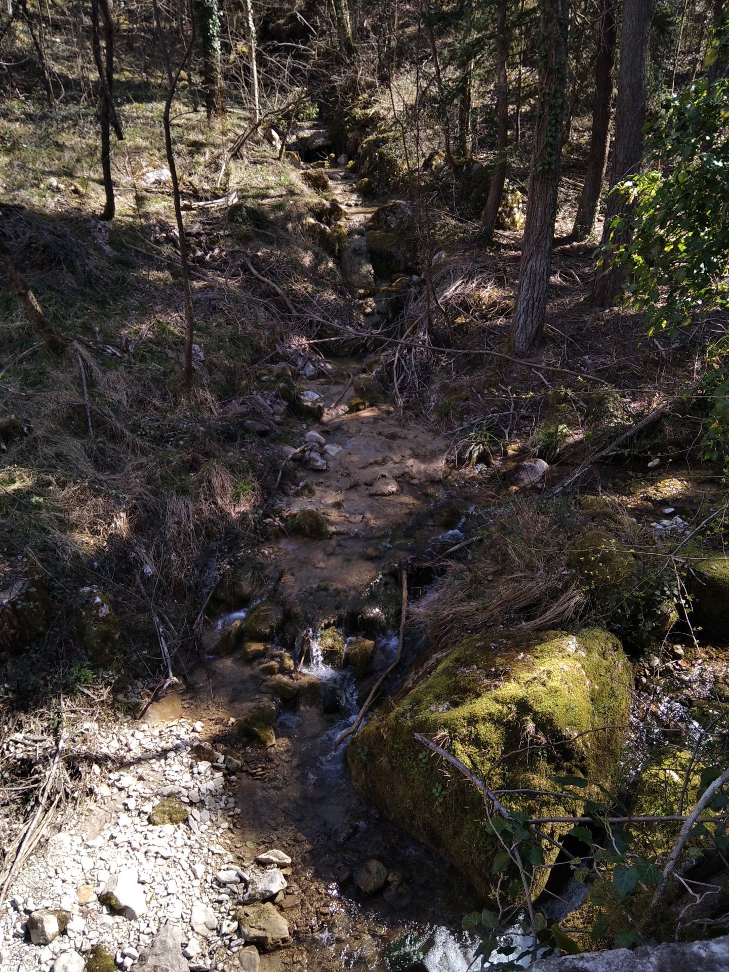 Letto Del Fiume Nel Luogo Incantato Di Piane Del Fiume Teramo Abruzzo Nella Valle Del Gran Sasso