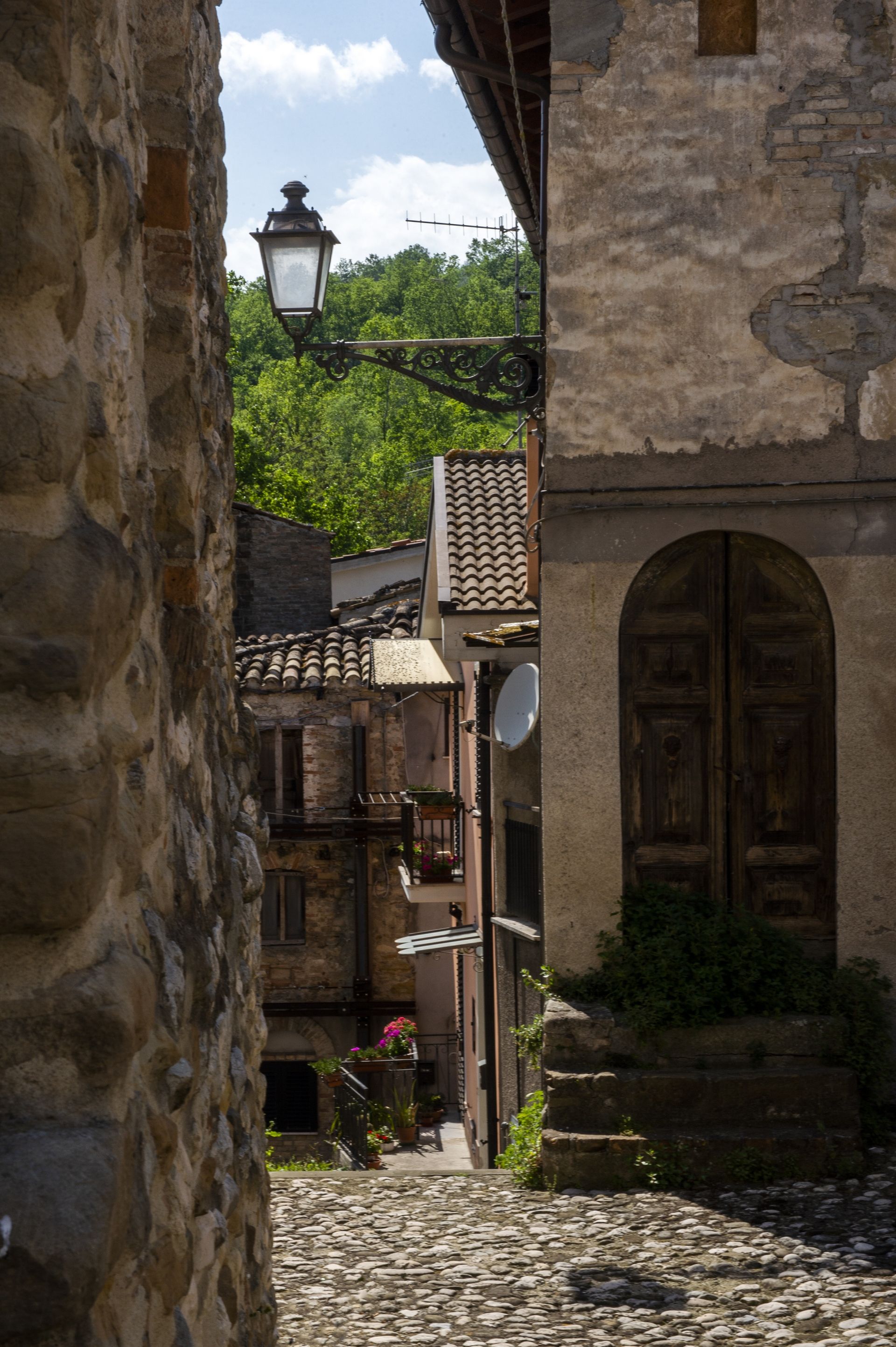 Particolare del borgo incantato di Villa Petto in Abruzzo nella valle del Gran Sasso