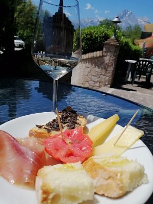 Aperitivo Della Trattoria San Giovanni A Isola Del Gran Sasso Nella Valle Siciliana In Abruzzo