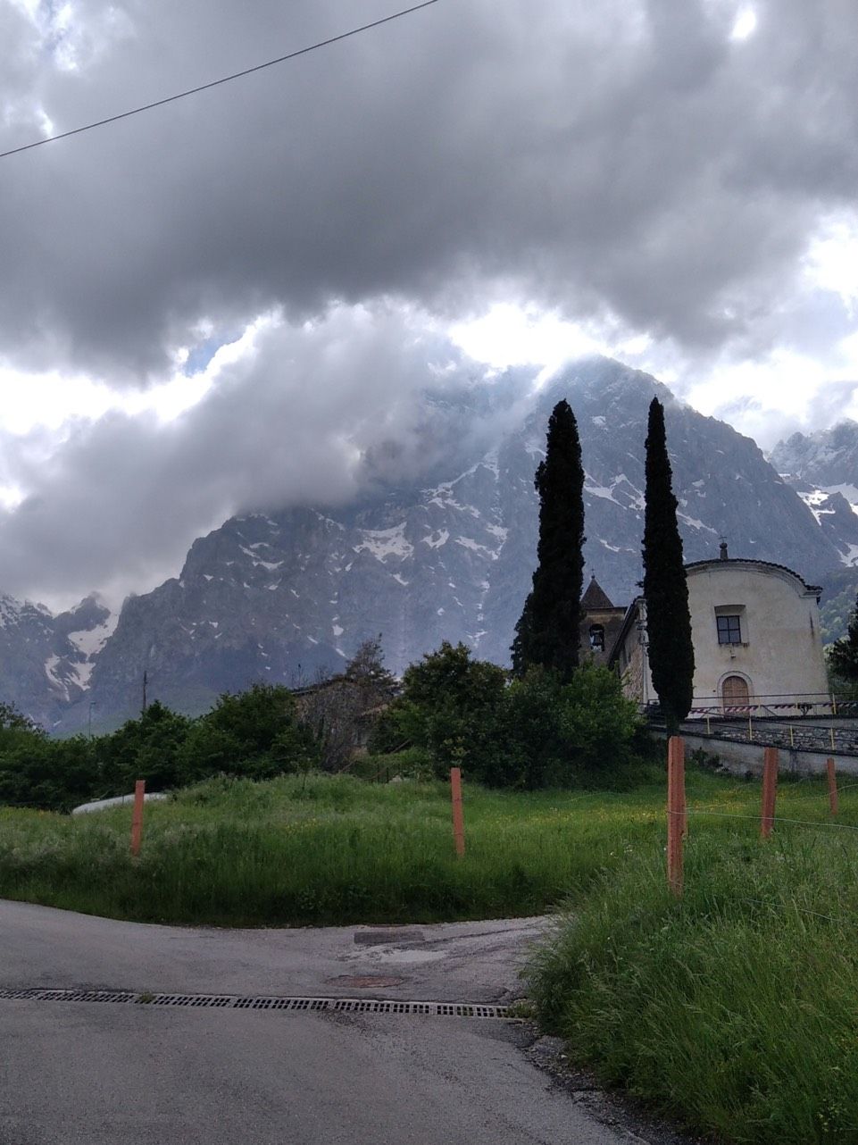 Nella Valle Del Gran Sasso Percorso Cammino Dei Santi Foto 6