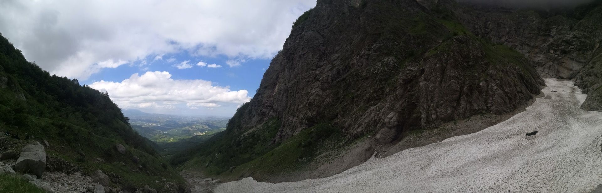 Passeggiata Tra I Boschi Nella Valle Del Gran Sasso Partendo Da Castelli Per Arrivare A Fondo Della Salsa Foto 1