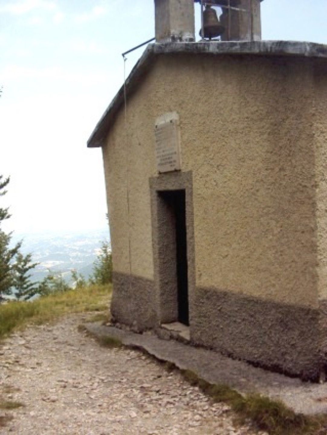 Eremo Di Santa Colomba Nella Valle Del Gran Sasso A Teramo In Abruzzo 3