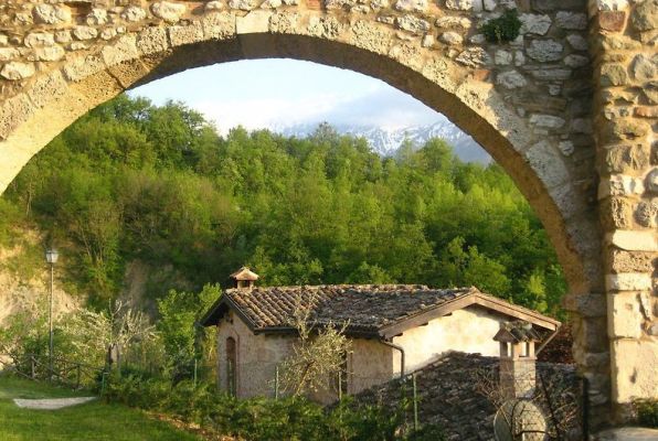 arco agriturismo San Giovanni ad Insulam a Isola Del Gran Sasso di Teramo