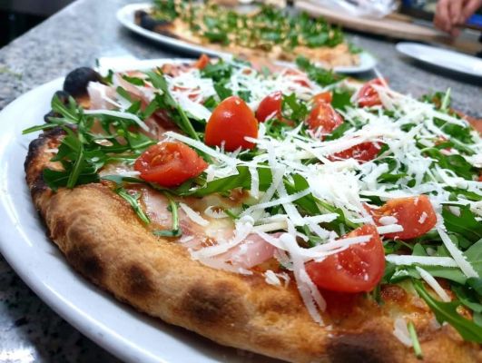 pizza vegetariana ristorante Le Balconate a Isola Del Gran Sasso a Teramo in Abruzzo