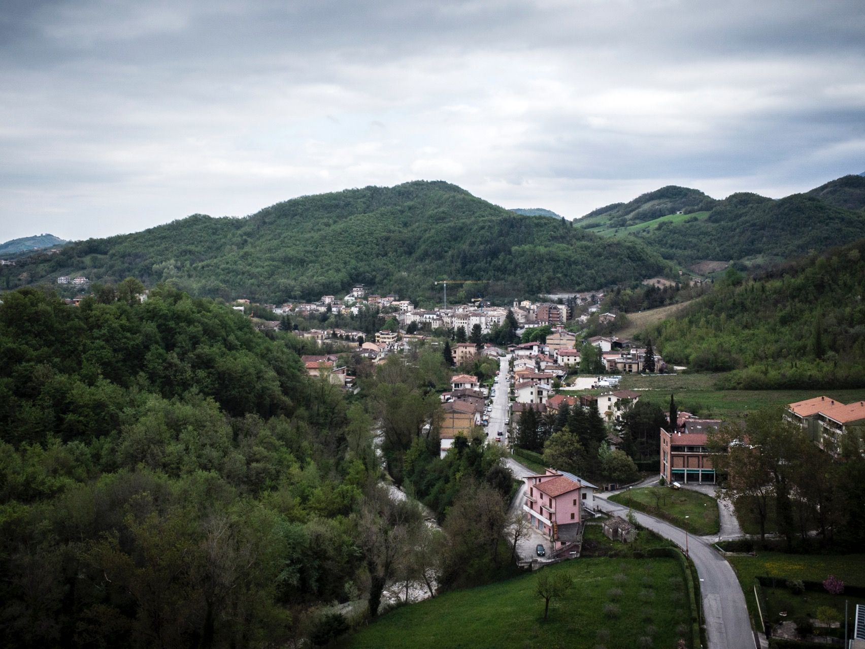 Panoramica del borgo incantato di Isola del Gran Sasso a Teramo in Abruzzo