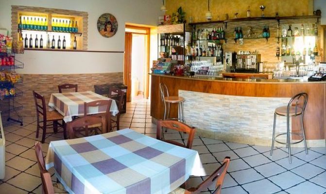 bar ristorante trattoria La Tana Degli Orsi a Forca Di Valle a Isola Del Gran Sasso