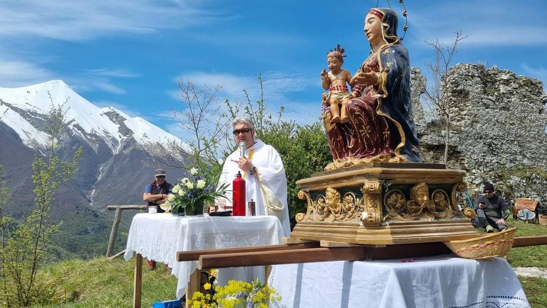 festa di Santa Maria Pagliara ad Isola del Gran Sasso d'Italia nella Valle Siciliana provincia di Teramo