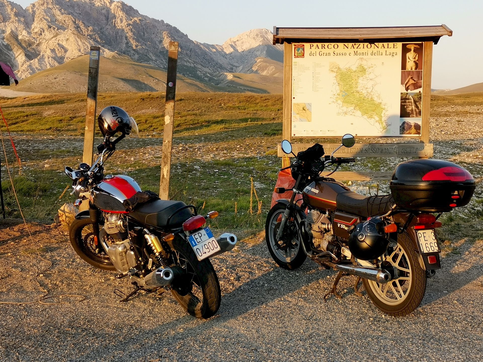 moto Castelli Campo Imperatore Rocca Calascio Gran Sasso D'Italia