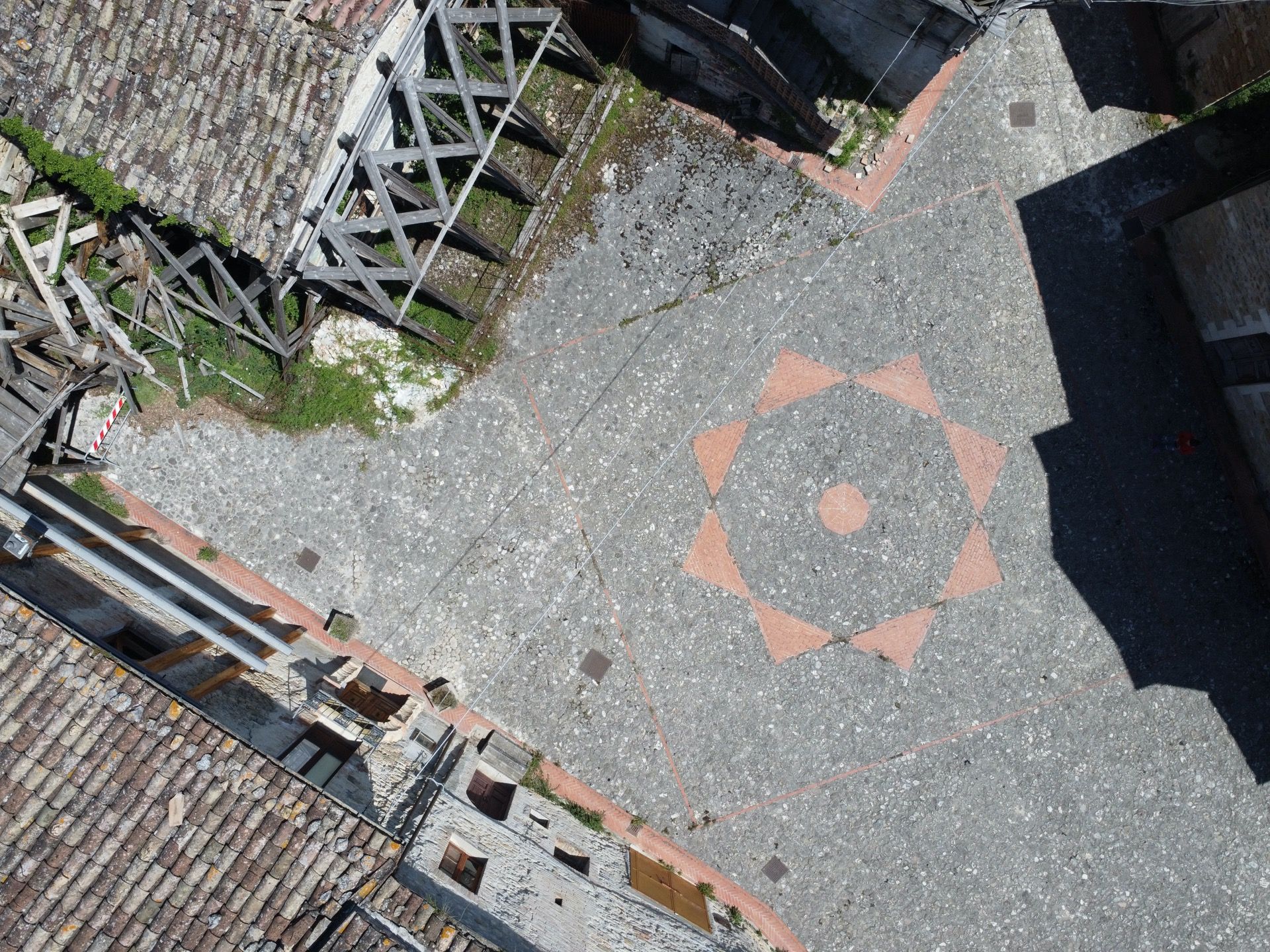 Visuale dall'alto del Del Borgo Incantato di Castiglione Della Valle a Teramo in Abruzzo