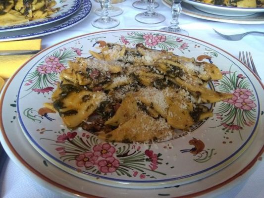 piatto di Tacconelle con le voliche tipico del teramano versante Isola del Gran Sasso D'Italia in Abruzzo