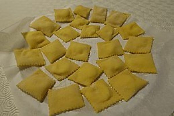 ravioli tagliatelle alla chitarra trattoria Bar Falone a Castel Castagna in Abruzzo