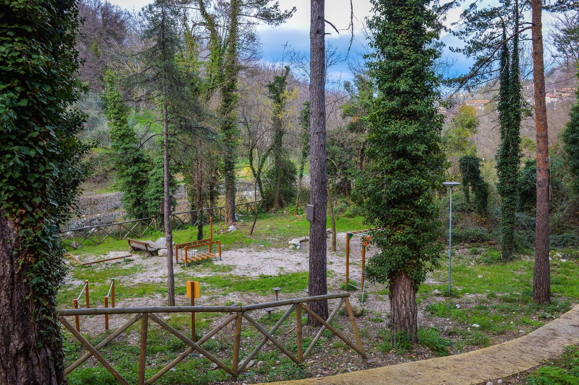 panoramica del Parco dell'Ortolano luogo incantato nella Valle del Gran Sasso in Abruzzo