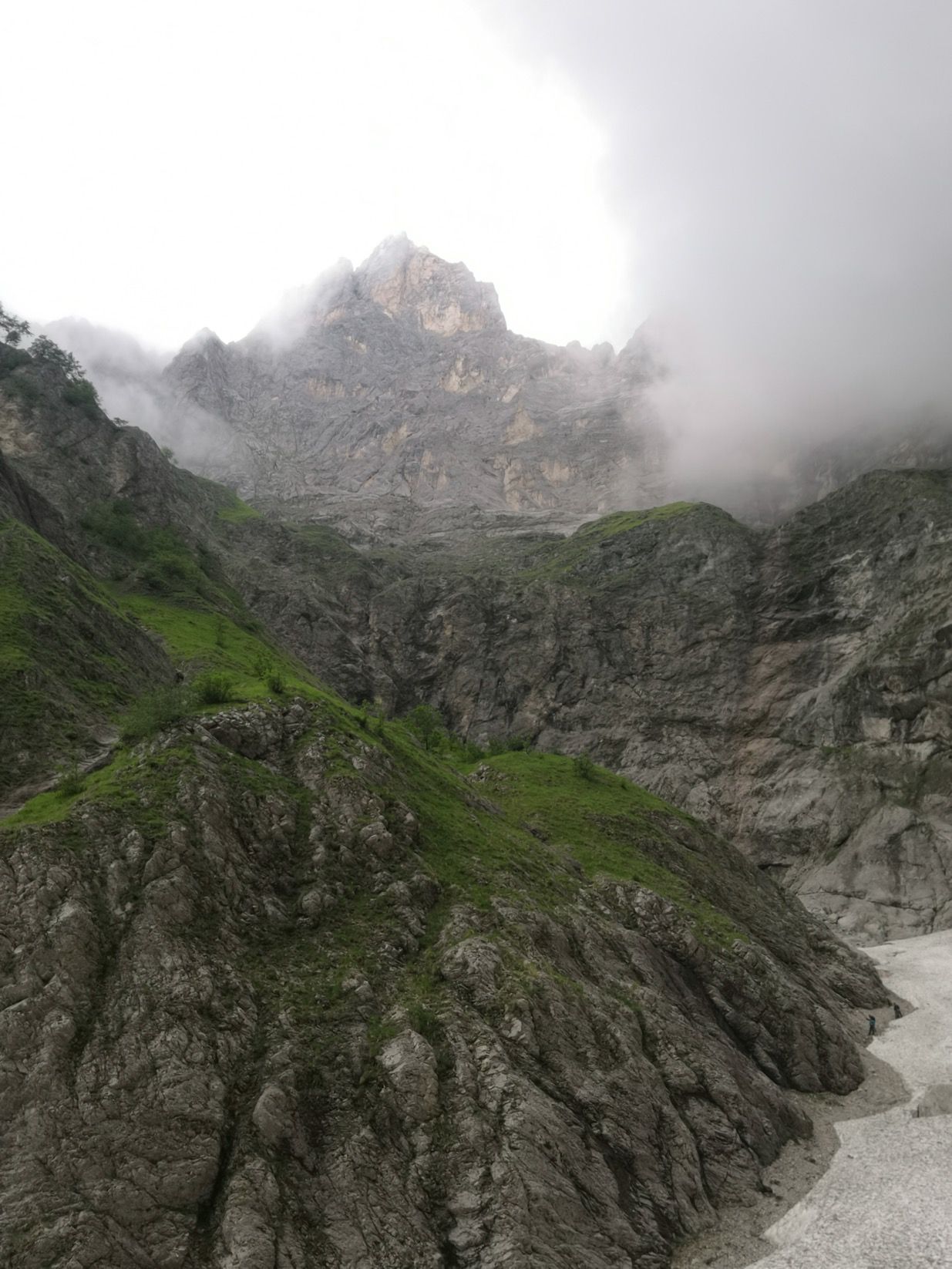 Passeggiata Tra I Boschi Nella Valle Del Gran Sasso Partendo Da Castelli Per Arrivare A Fondo Della Salsa Foto 8