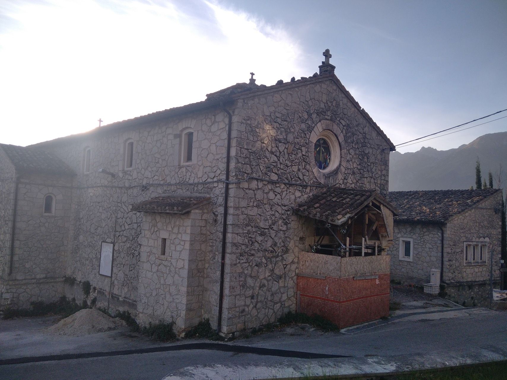 Nella Valle Del Gran Sasso PercorsoCammino Dei Santi Foto 5